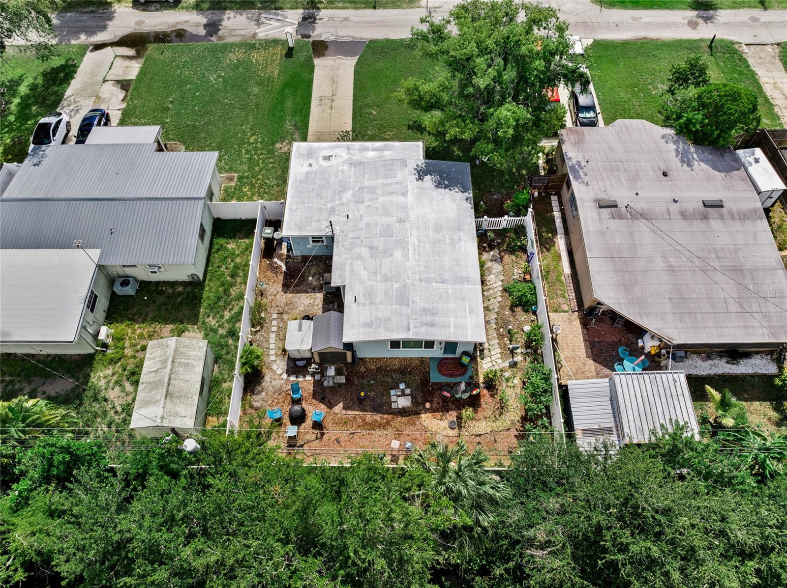 Listing photo id 65 for 209 Emerald Lane