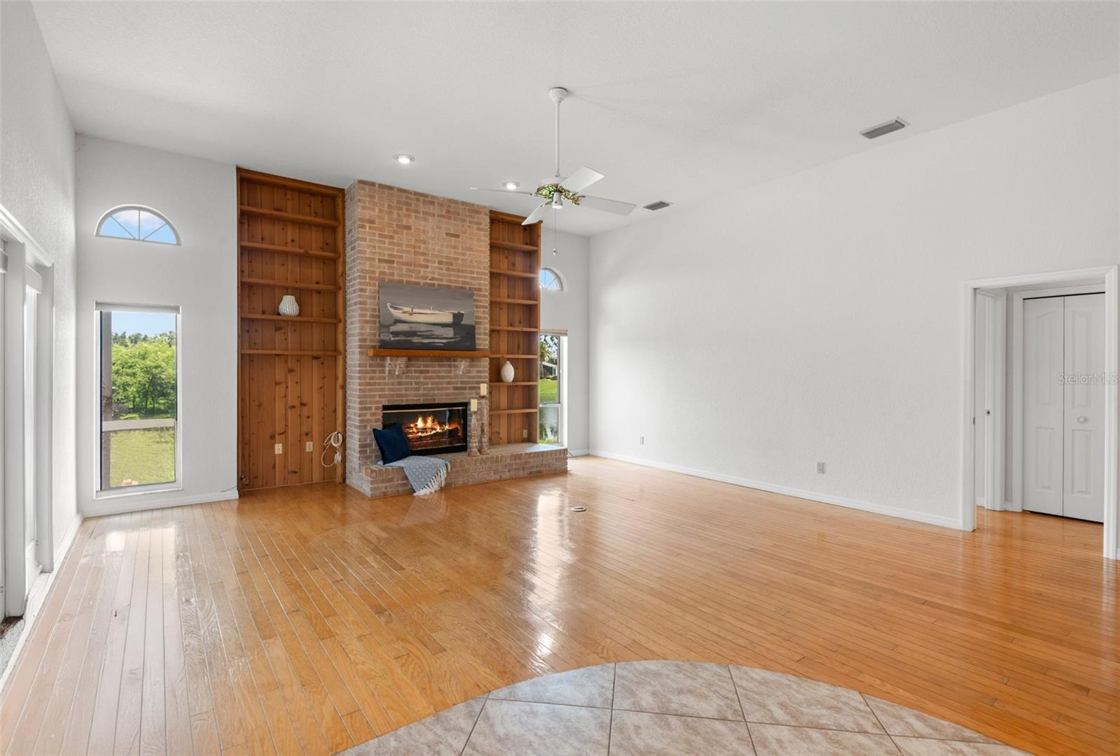 Image 6 of 54 For 2915 Valencia Lane E