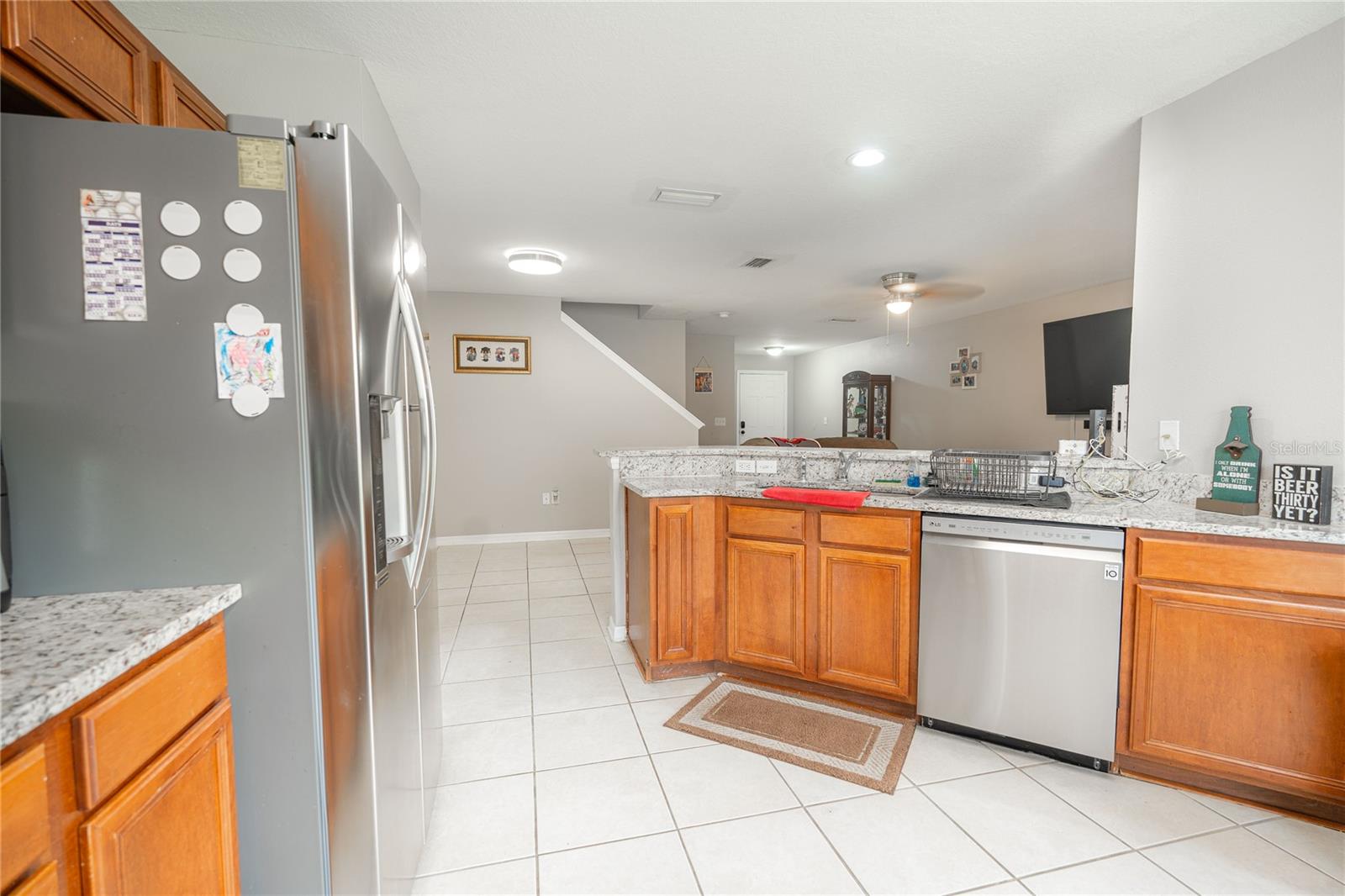 Listing photo id 14 for 2633 Edgewater Falls Drive