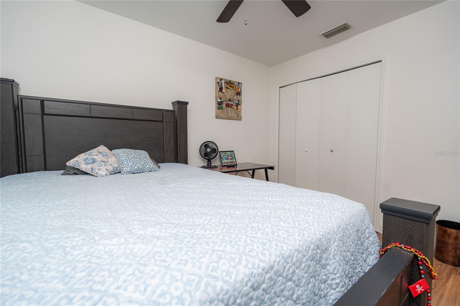 Listing photo id 24 for 2633 Edgewater Falls Drive