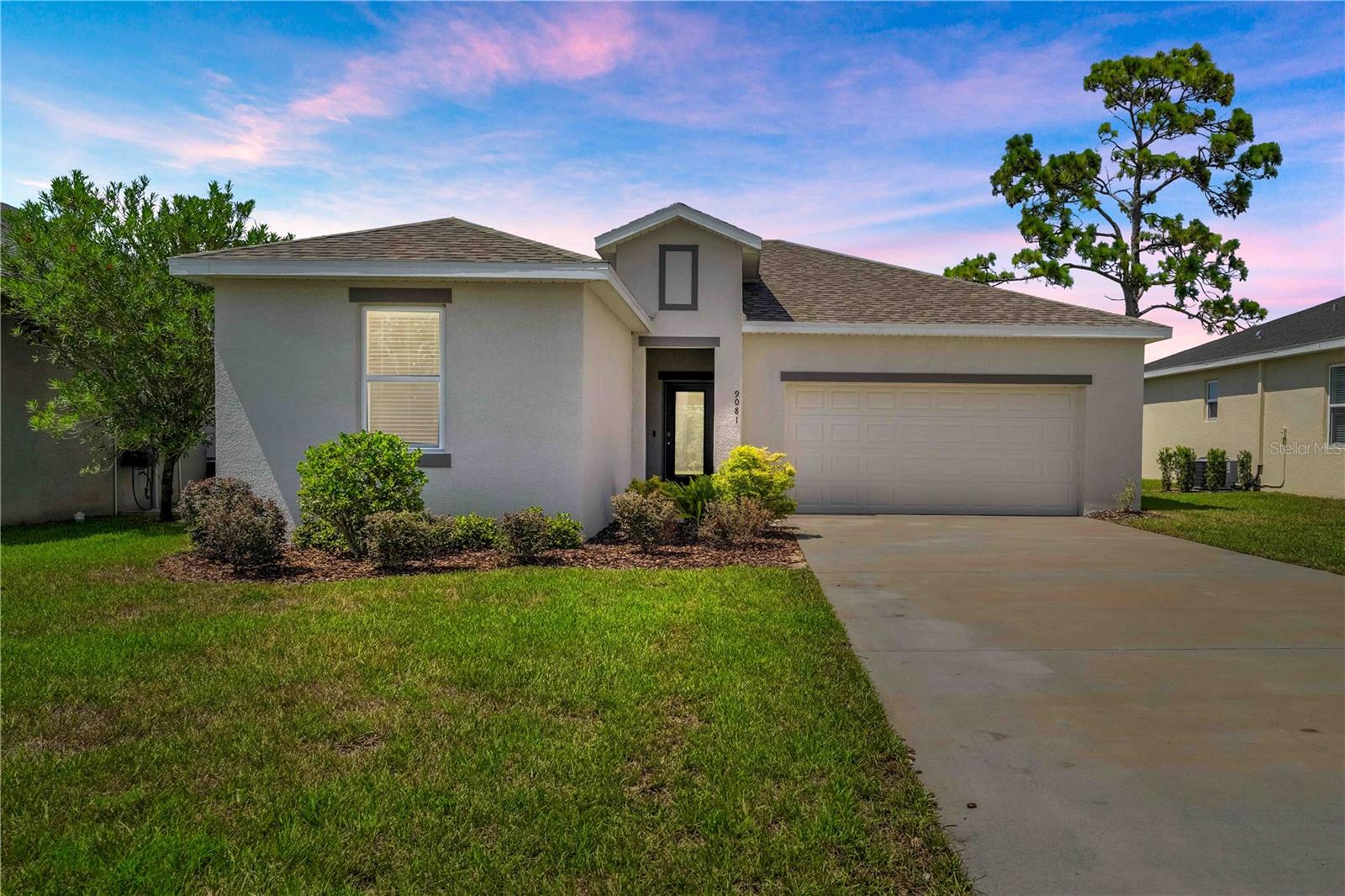 Listing photo id 0 for 9081 Wade Street