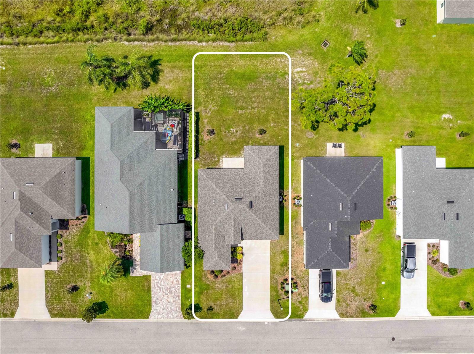 Listing photo id 1 for 9081 Wade Street