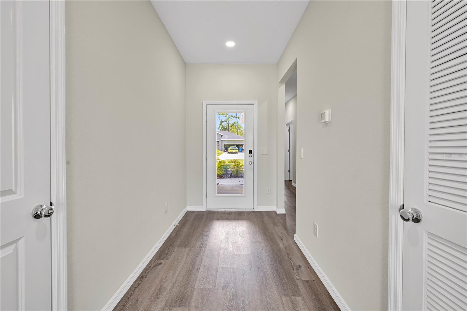 Listing photo id 30 for 9081 Wade Street