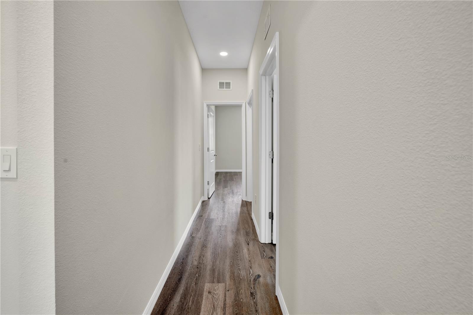 Listing photo id 31 for 9081 Wade Street