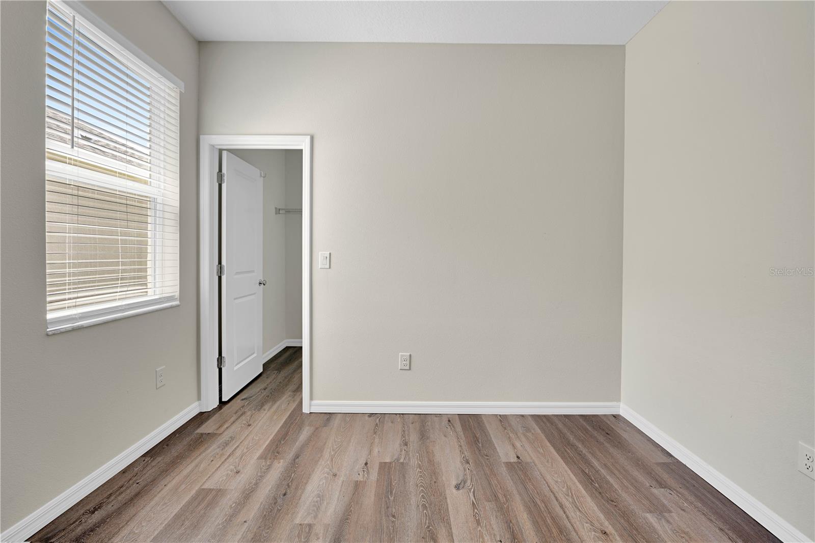 Listing photo id 33 for 9081 Wade Street