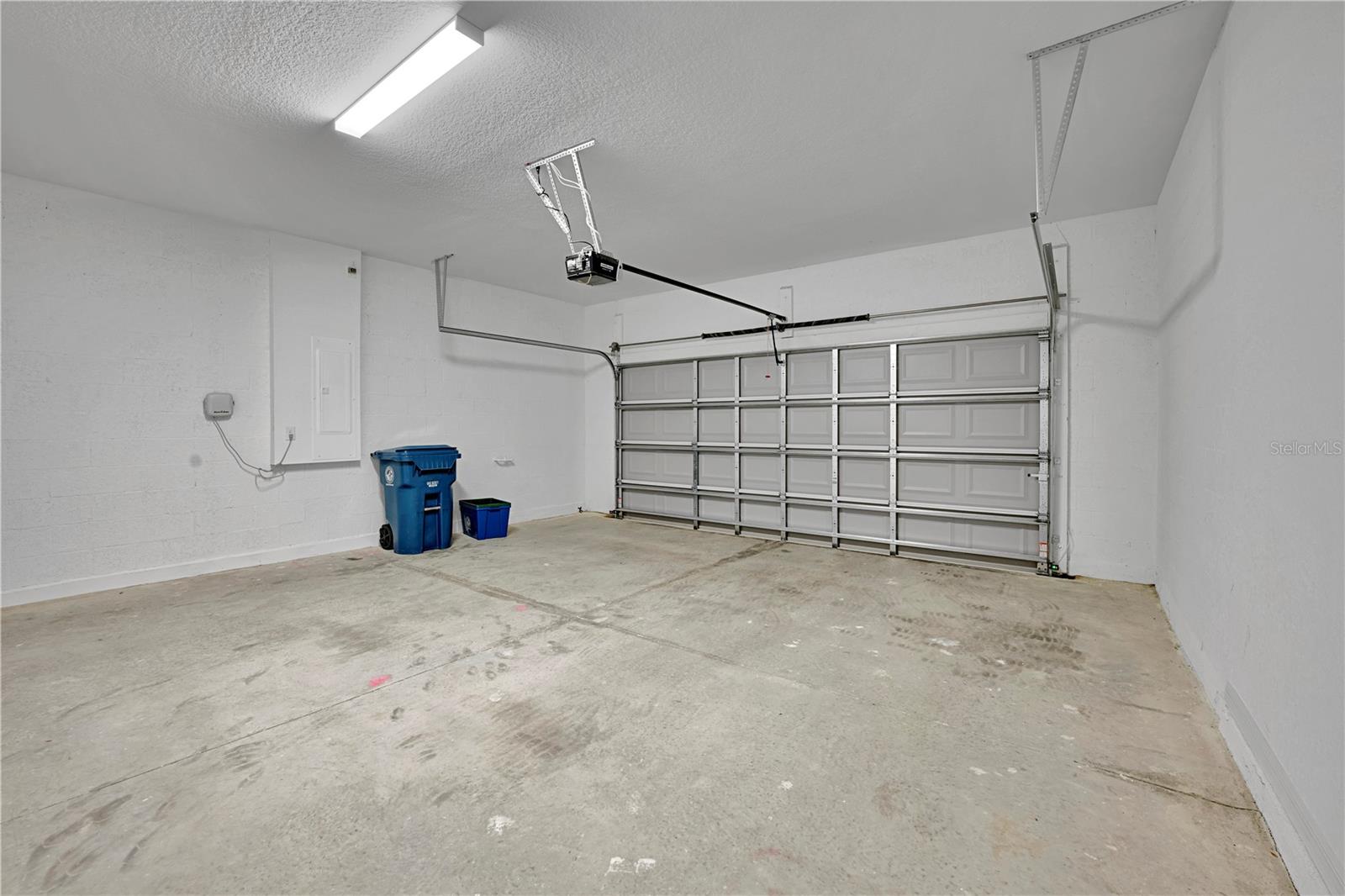 Listing photo id 42 for 9081 Wade Street