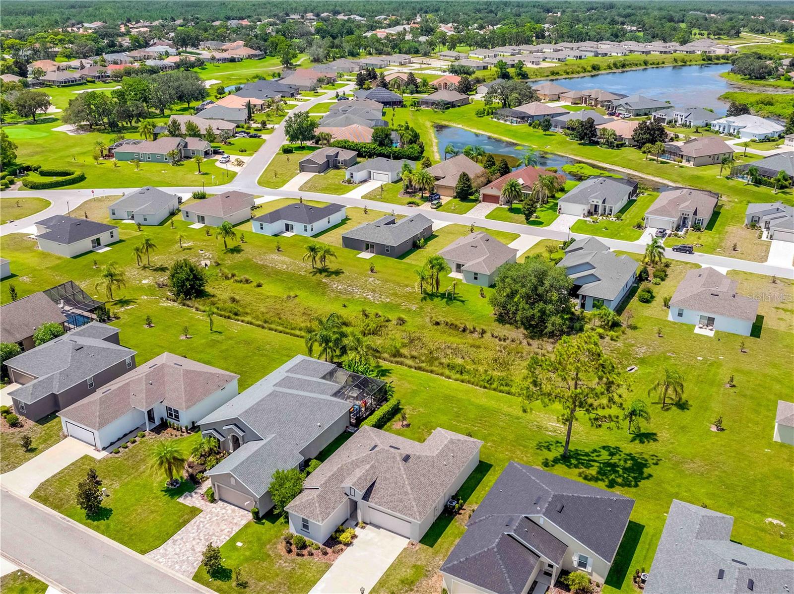 Listing photo id 48 for 9081 Wade Street