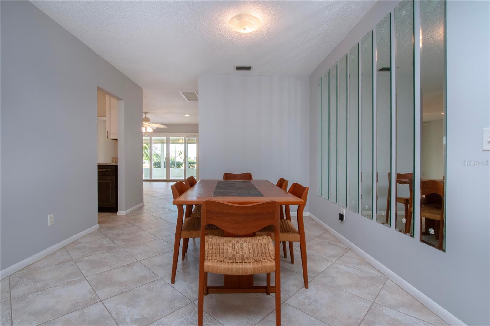 Image 12 of 52 For 377 Club Manor Drive