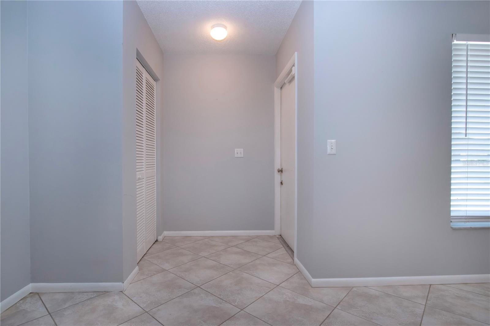 Image 9 of 52 For 377 Club Manor Drive