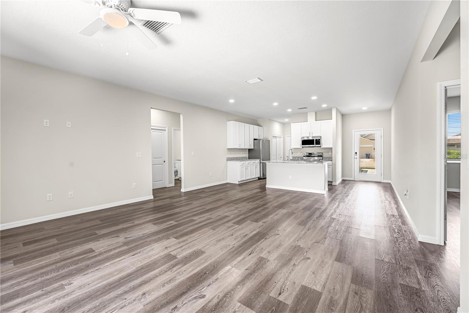 Listing photo id 12 for 10148 Duffy Circle