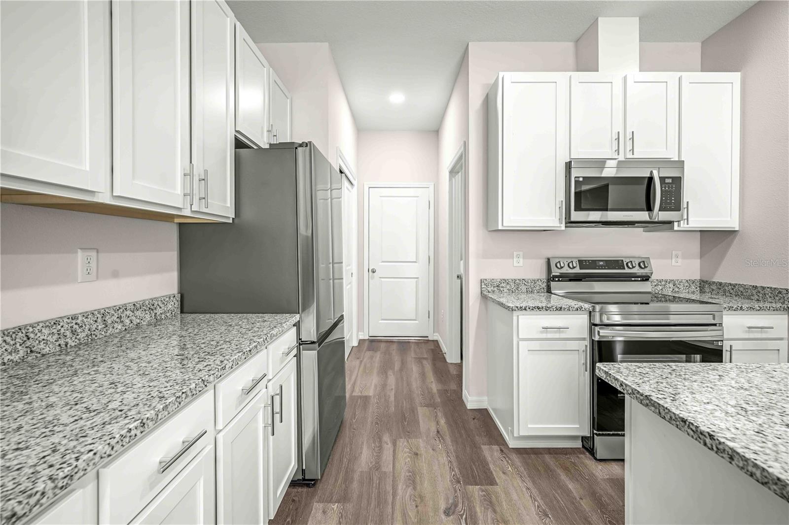 Listing photo id 15 for 10148 Duffy Circle