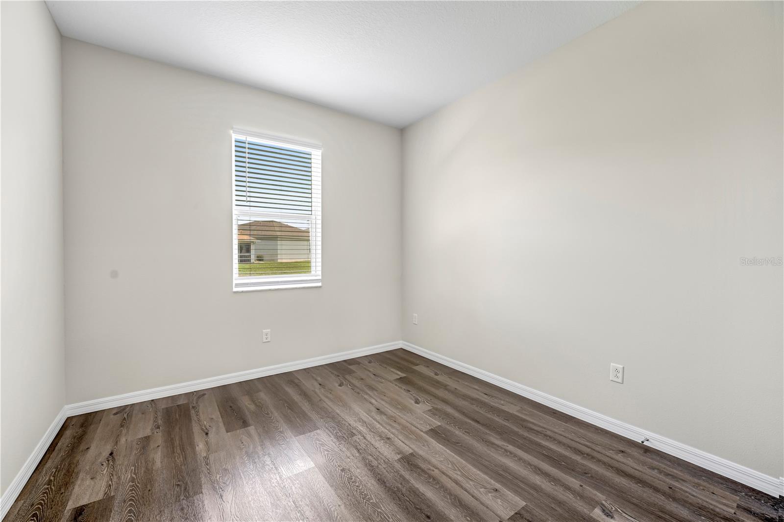 Listing photo id 26 for 10148 Duffy Circle