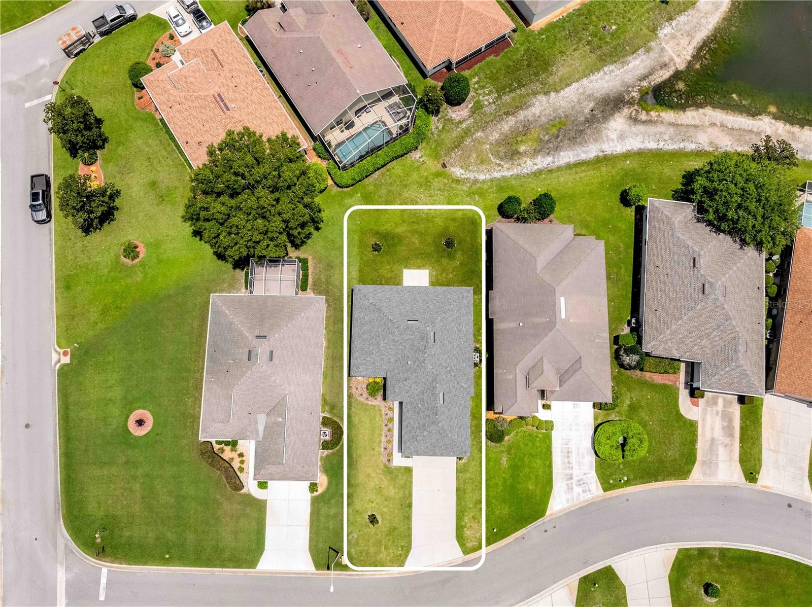 Listing photo id 1 for 10148 Duffy Circle