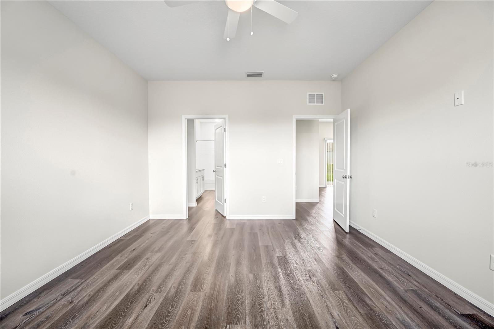 Listing photo id 32 for 10148 Duffy Circle
