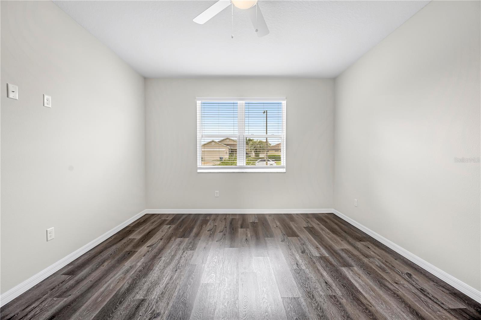 Listing photo id 33 for 10148 Duffy Circle