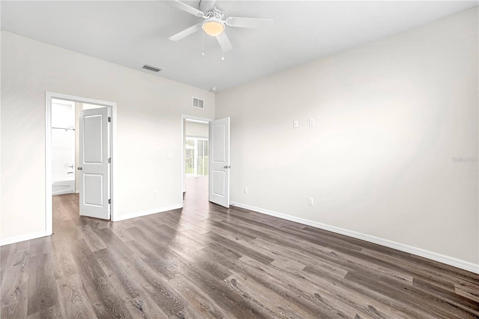 Listing photo id 36 for 10148 Duffy Circle