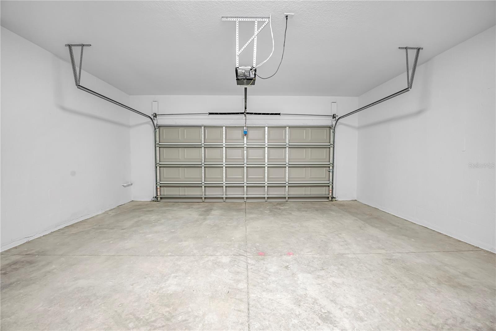 Listing photo id 37 for 10148 Duffy Circle