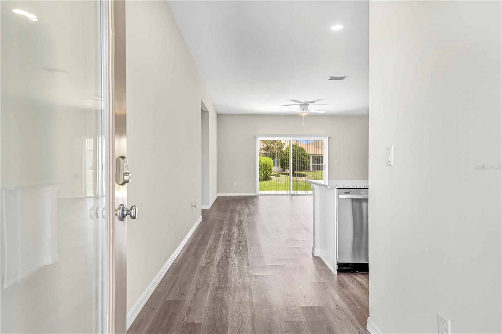 Listing photo id 4 for 10148 Duffy Circle