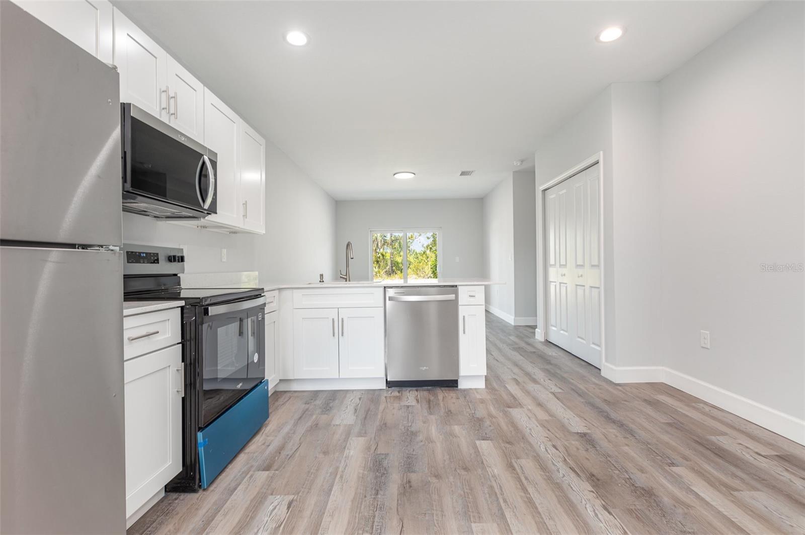 Image 15 of 20 For 11184 Kimberly Avenue