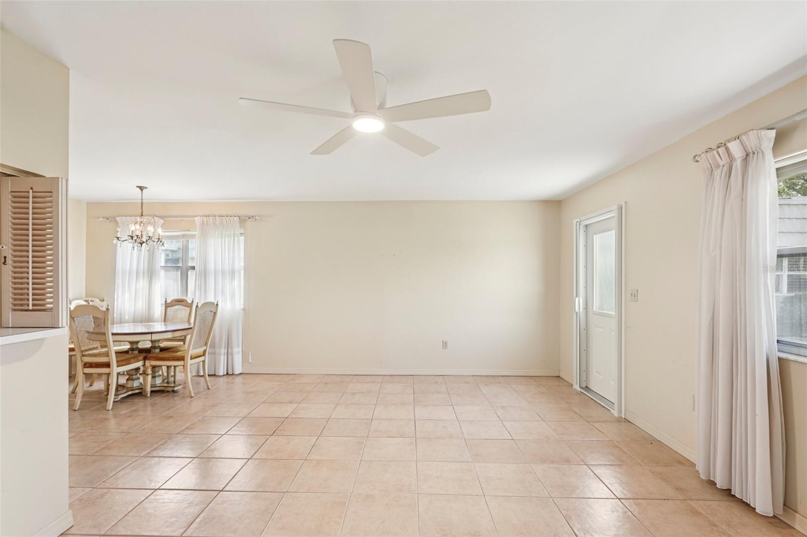 Image 8 of 51 For 201 Kings Boulevard 19