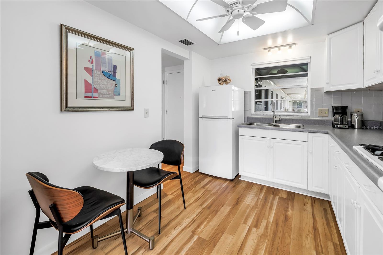Image 7 of 43 For 800 71st Avenue N 10