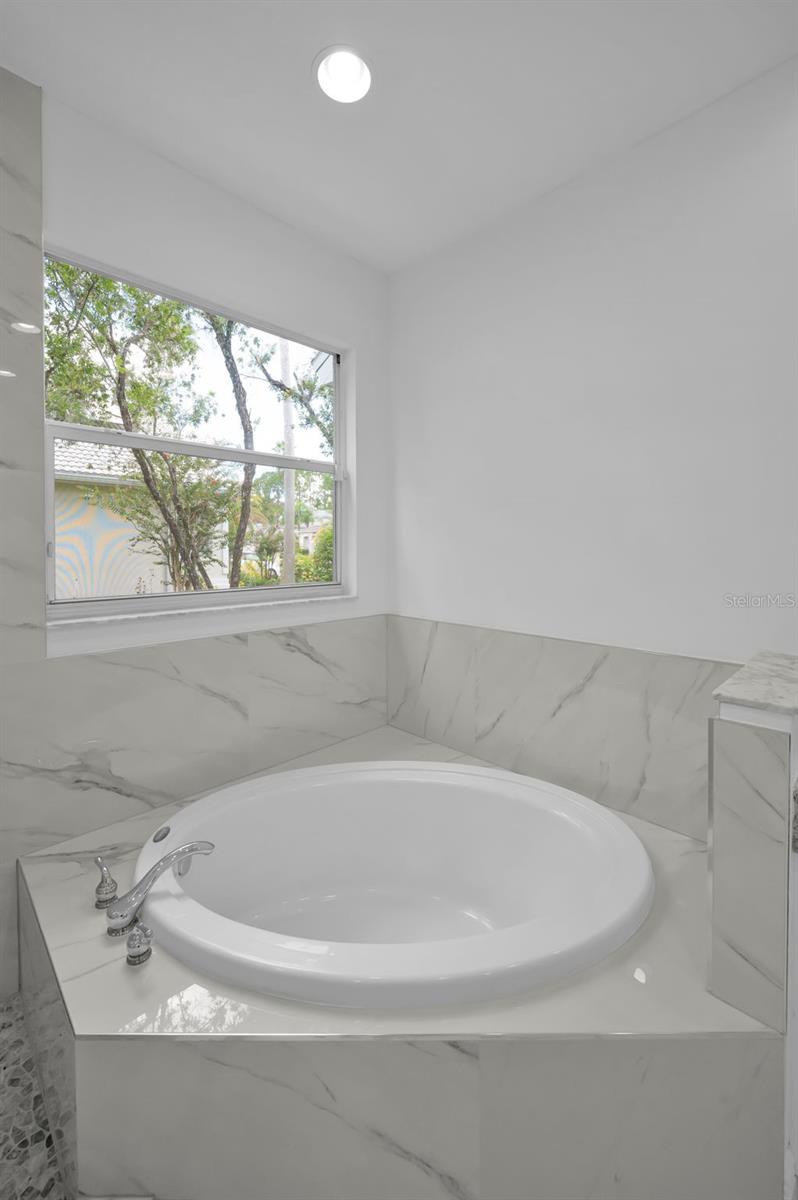 Image 32 of 93 For 10530 Canary Isle Drive