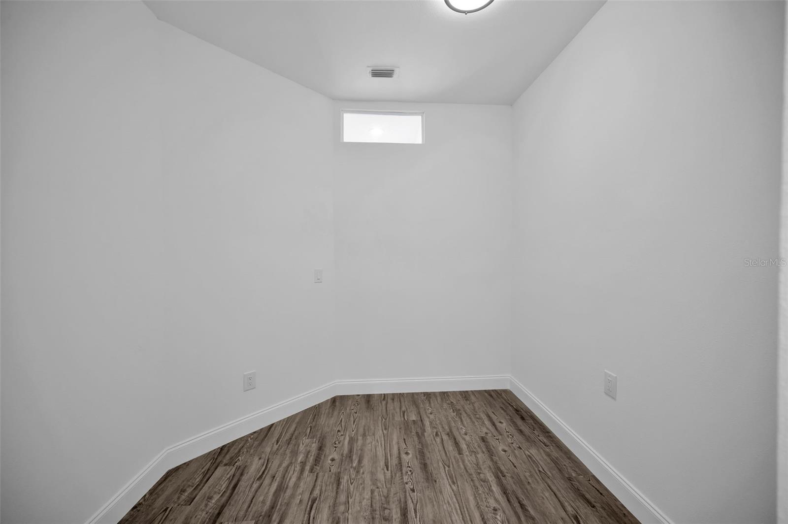 Image 37 of 93 For 10530 Canary Isle Drive