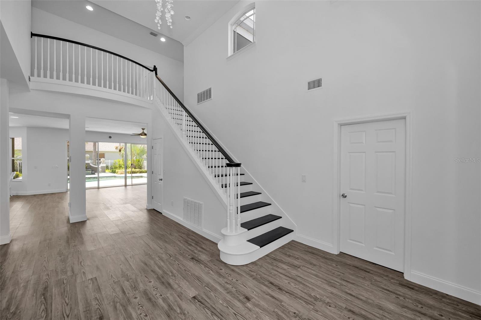 Image 8 of 93 For 10530 Canary Isle Drive