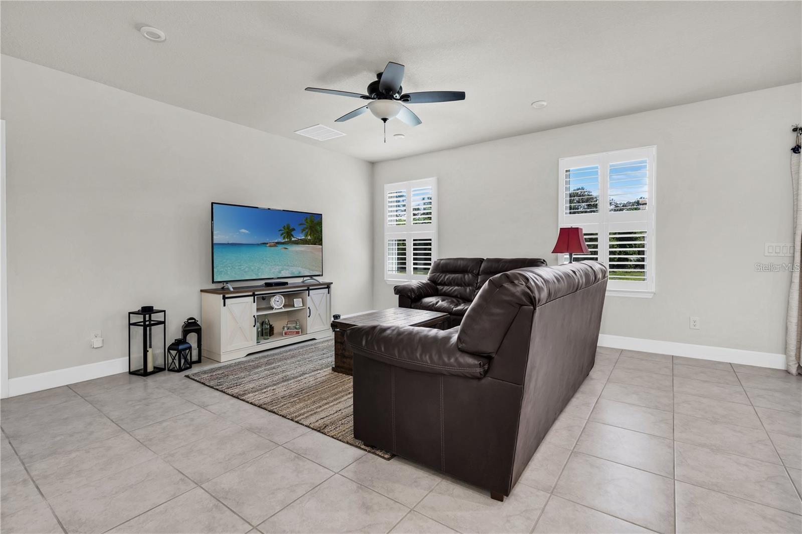 Image 12 of 40 For 8352 Greenway Avenue