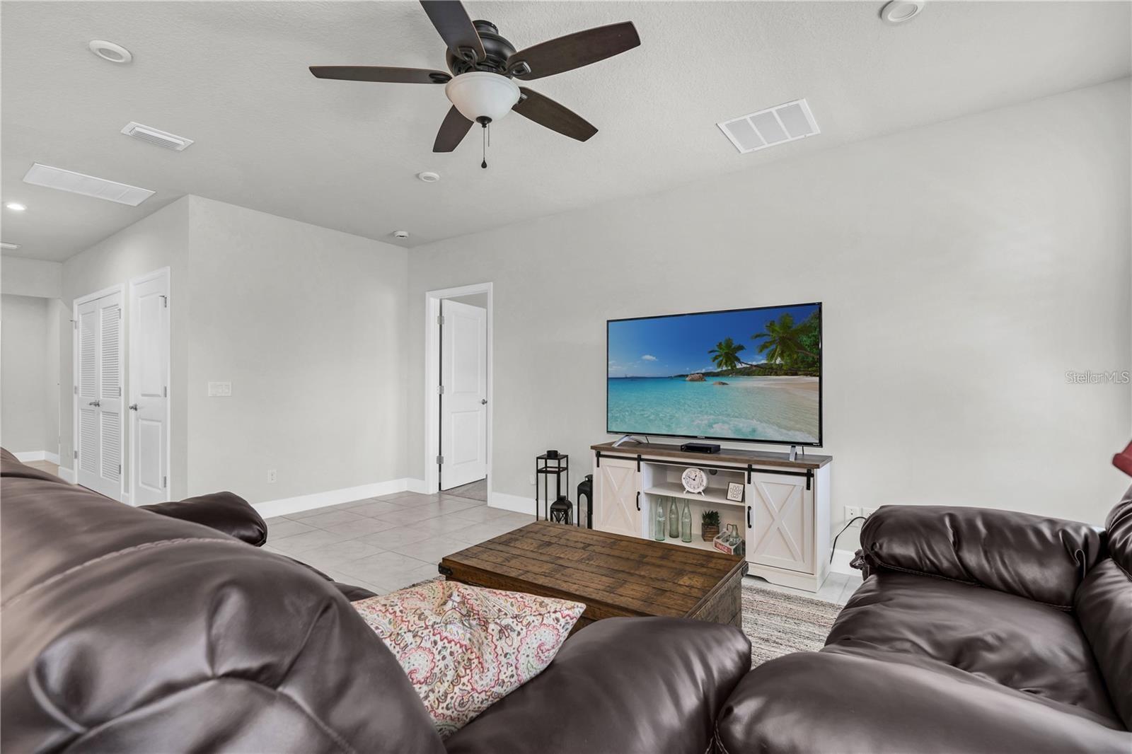Image 14 of 40 For 8352 Greenway Avenue