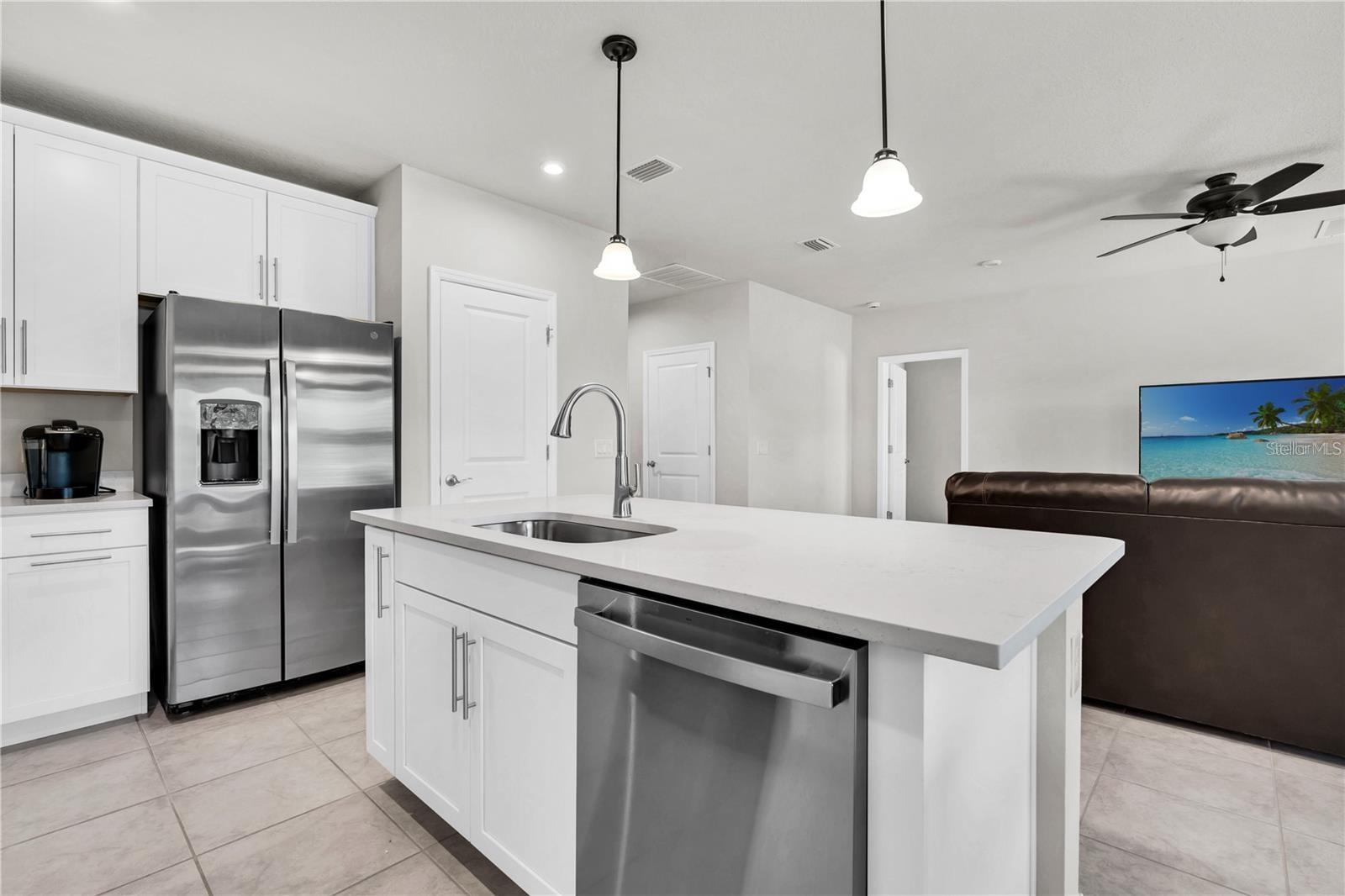 Image 6 of 40 For 8352 Greenway Avenue