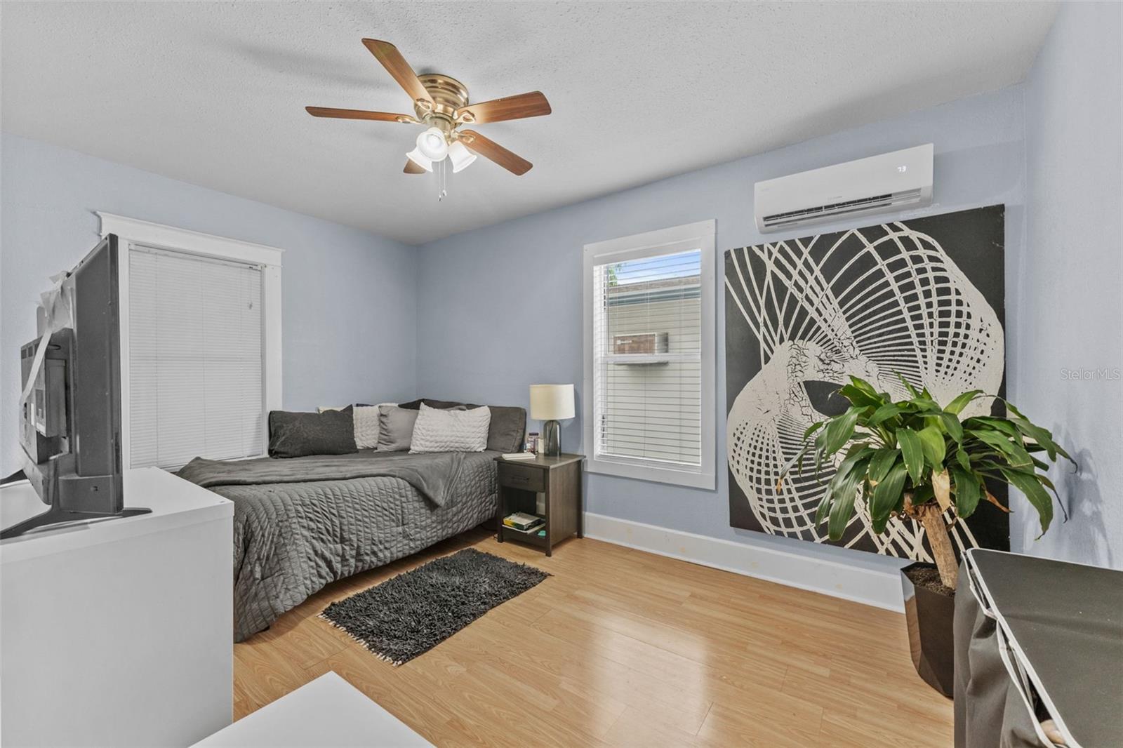 Image 21 of 28 For 1326 17th Terrace N