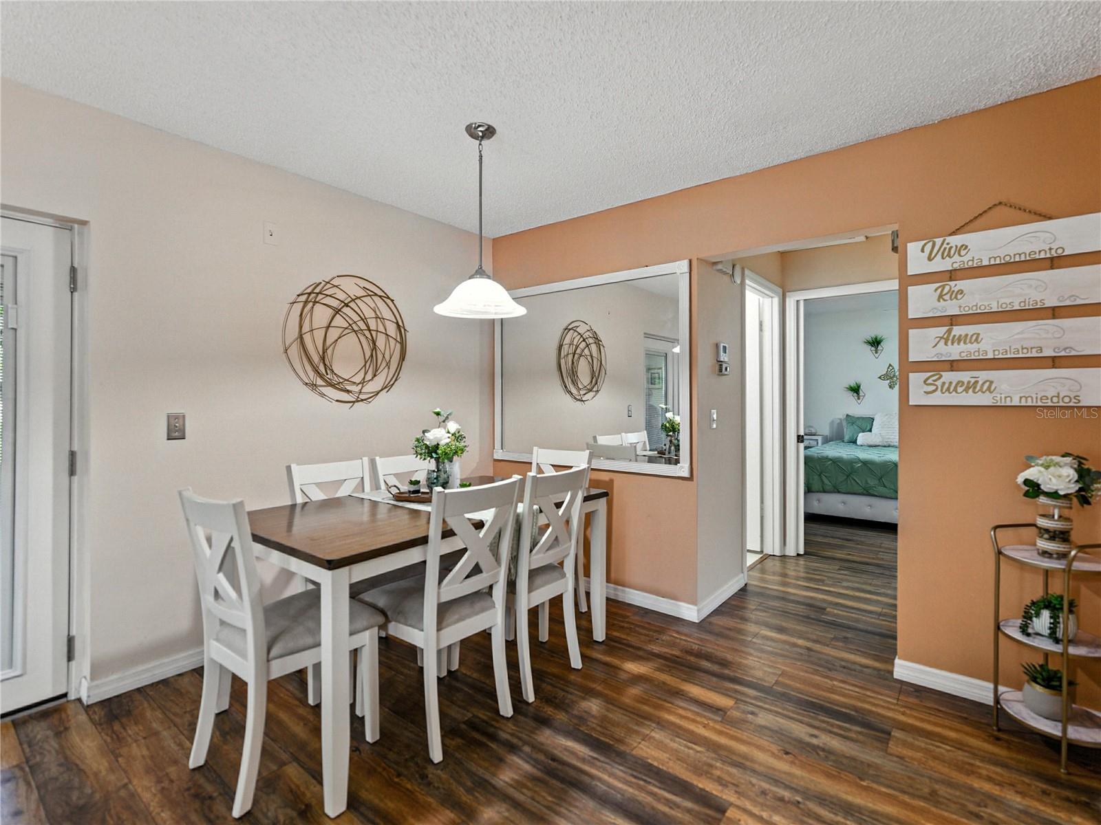 Image 10 of 42 For 322 Gloucester Boulevard 322