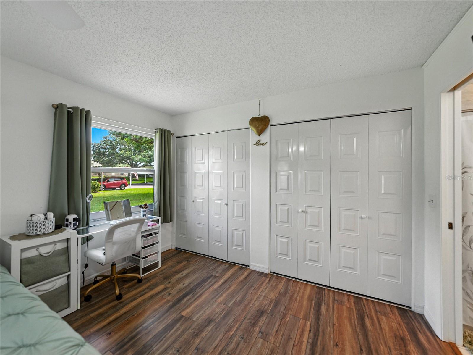 Image 23 of 42 For 322 Gloucester Boulevard 322