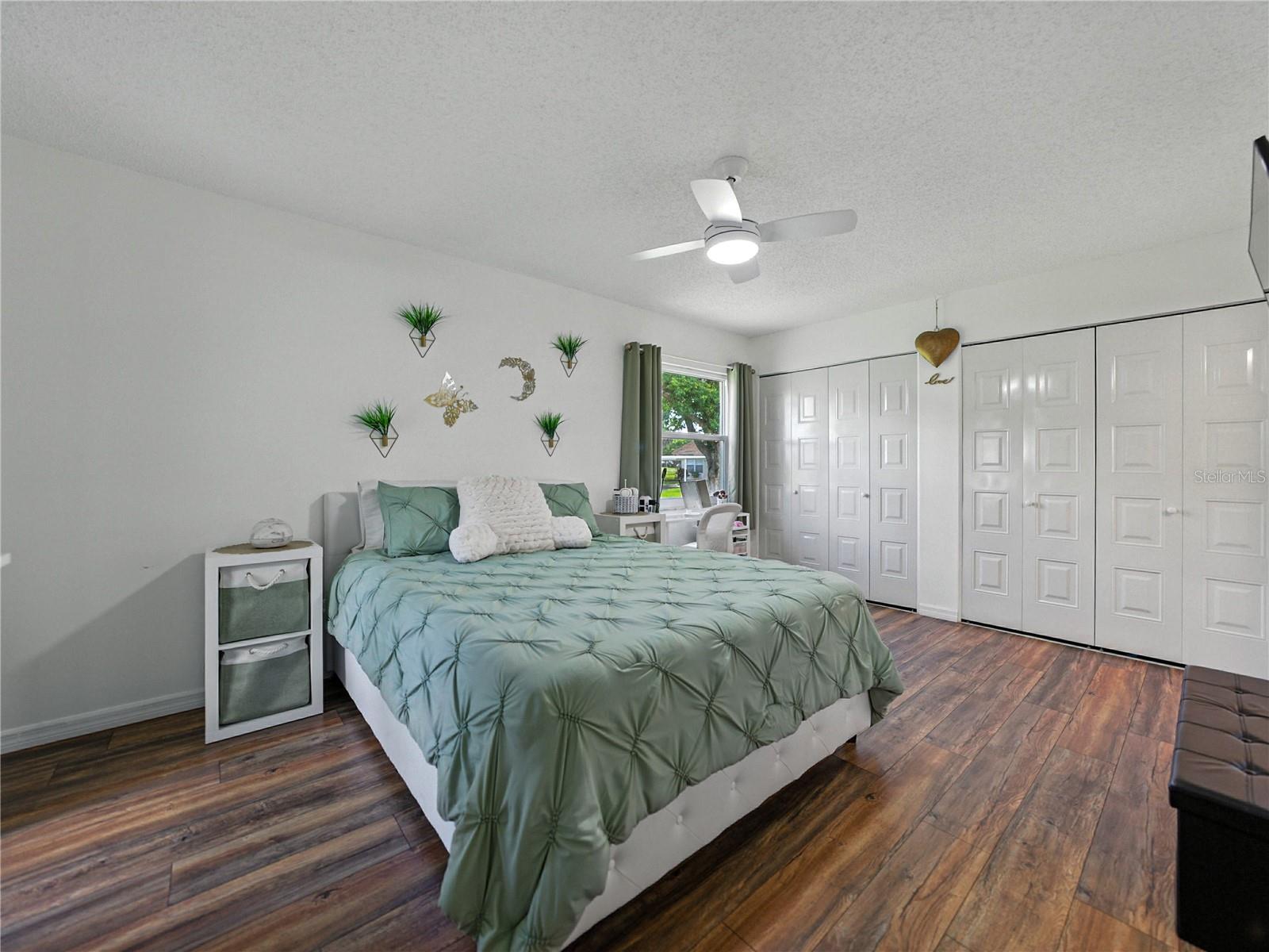 Image 24 of 42 For 322 Gloucester Boulevard 322
