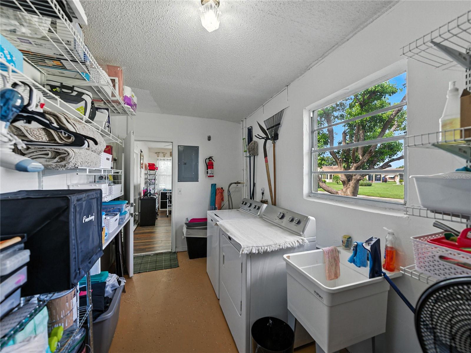 Image 30 of 42 For 322 Gloucester Boulevard 322