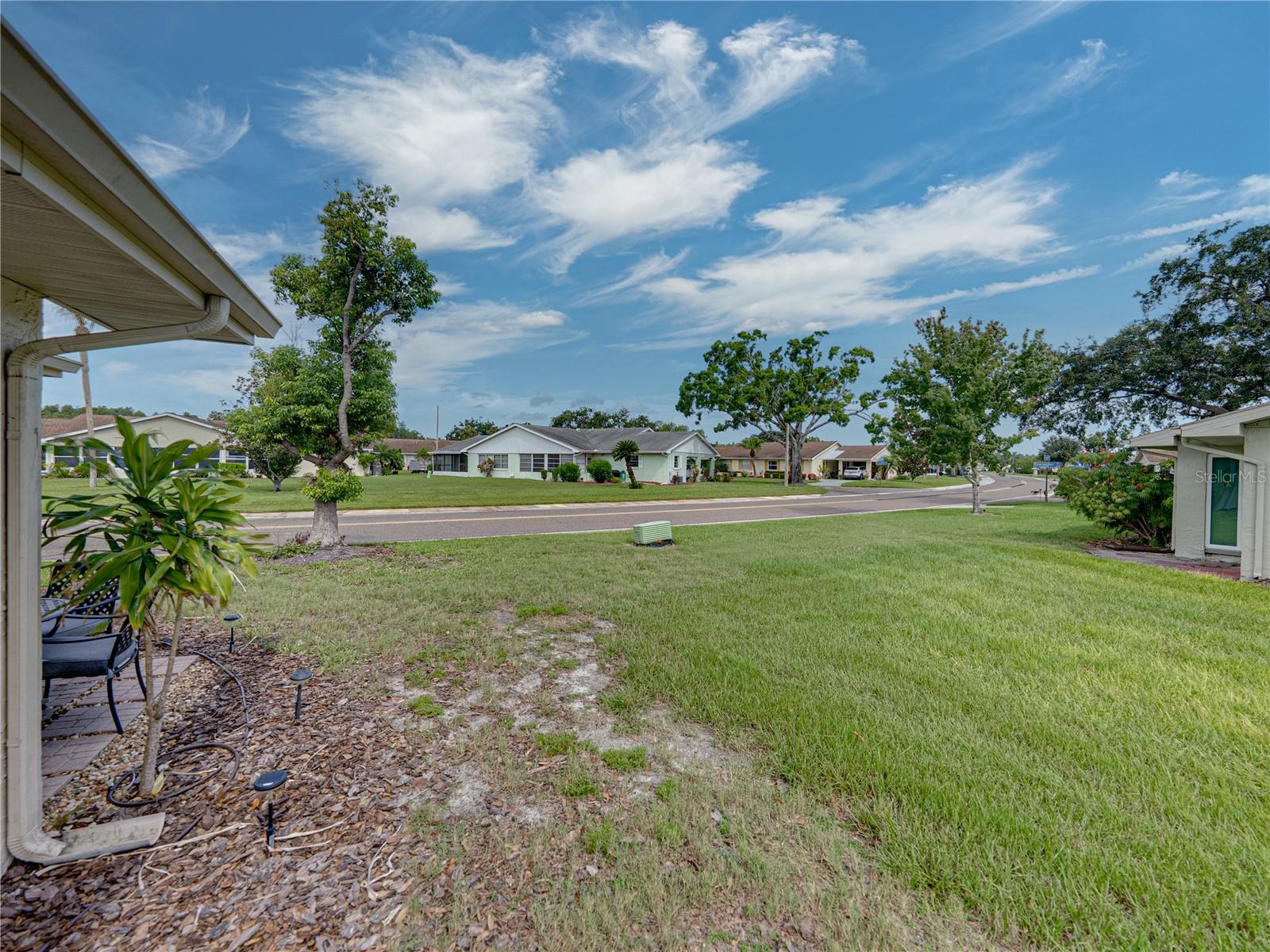 Image 37 of 42 For 322 Gloucester Boulevard 322