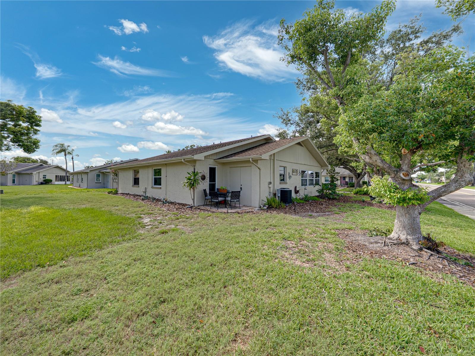 Image 42 of 42 For 322 Gloucester Boulevard 322