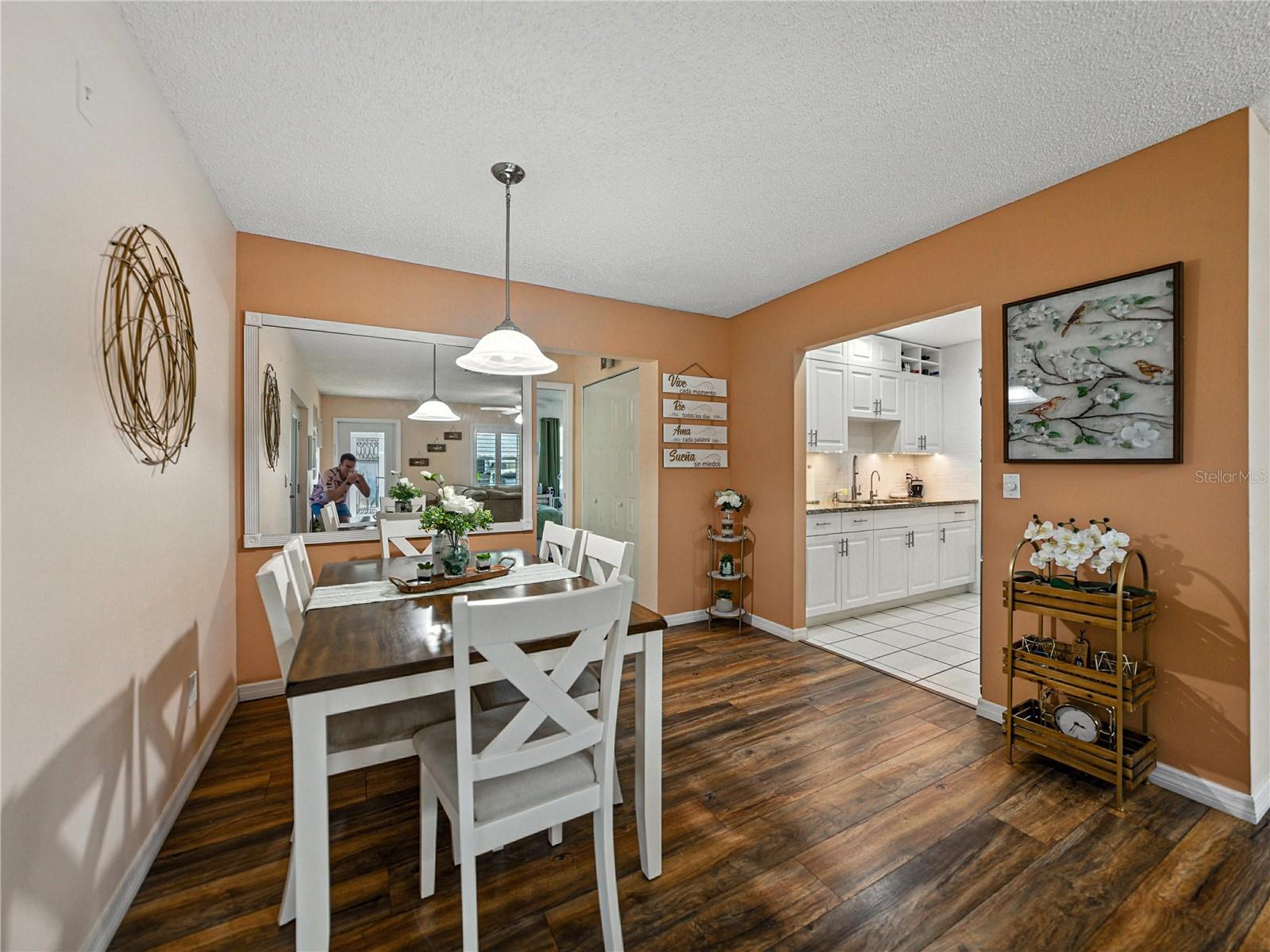 Image 8 of 42 For 322 Gloucester Boulevard 322