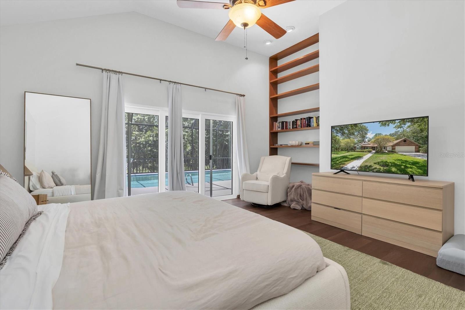 Listing photo id 15 for 300 Cascade Lane