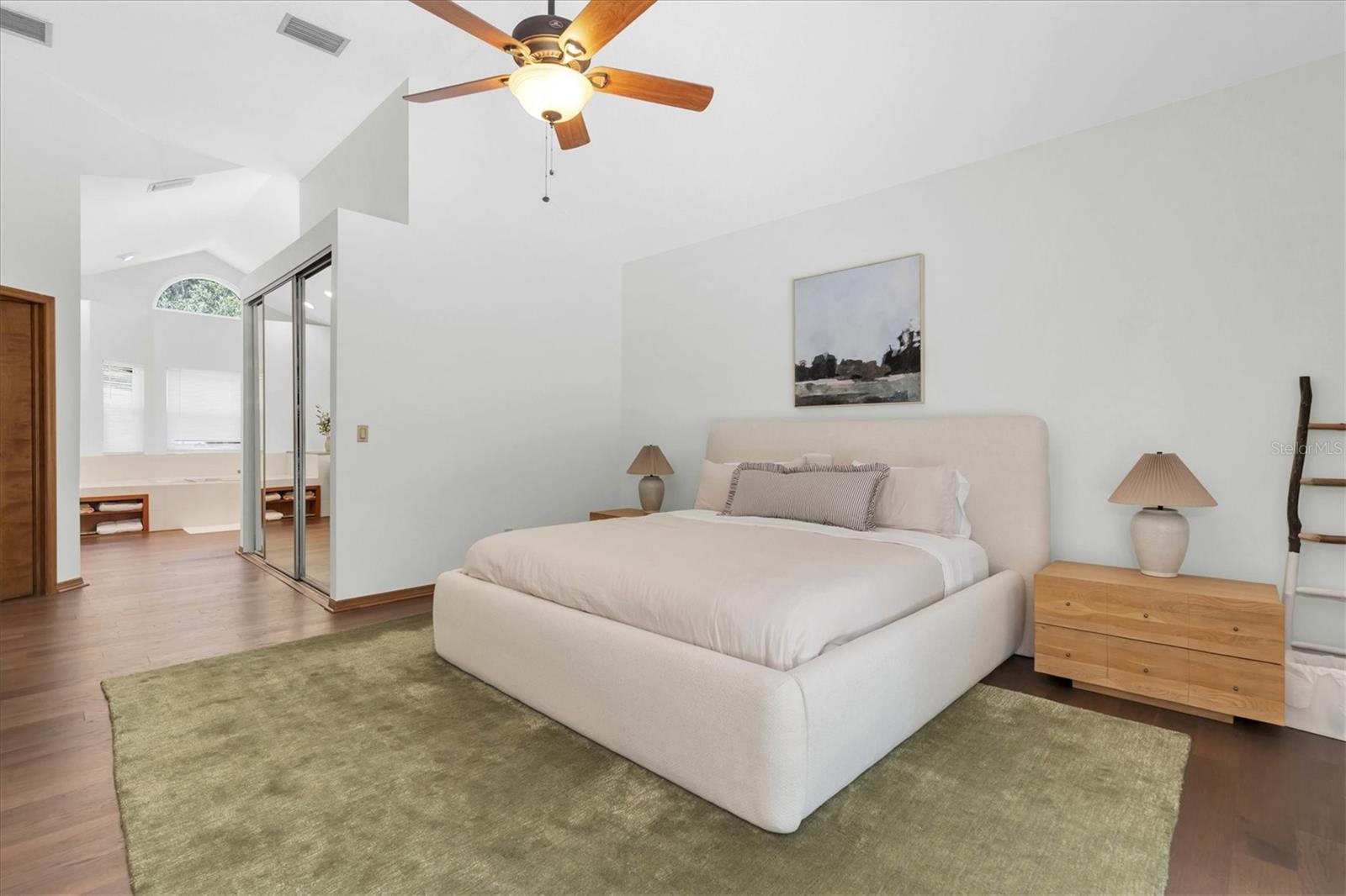 Listing photo id 16 for 300 Cascade Lane