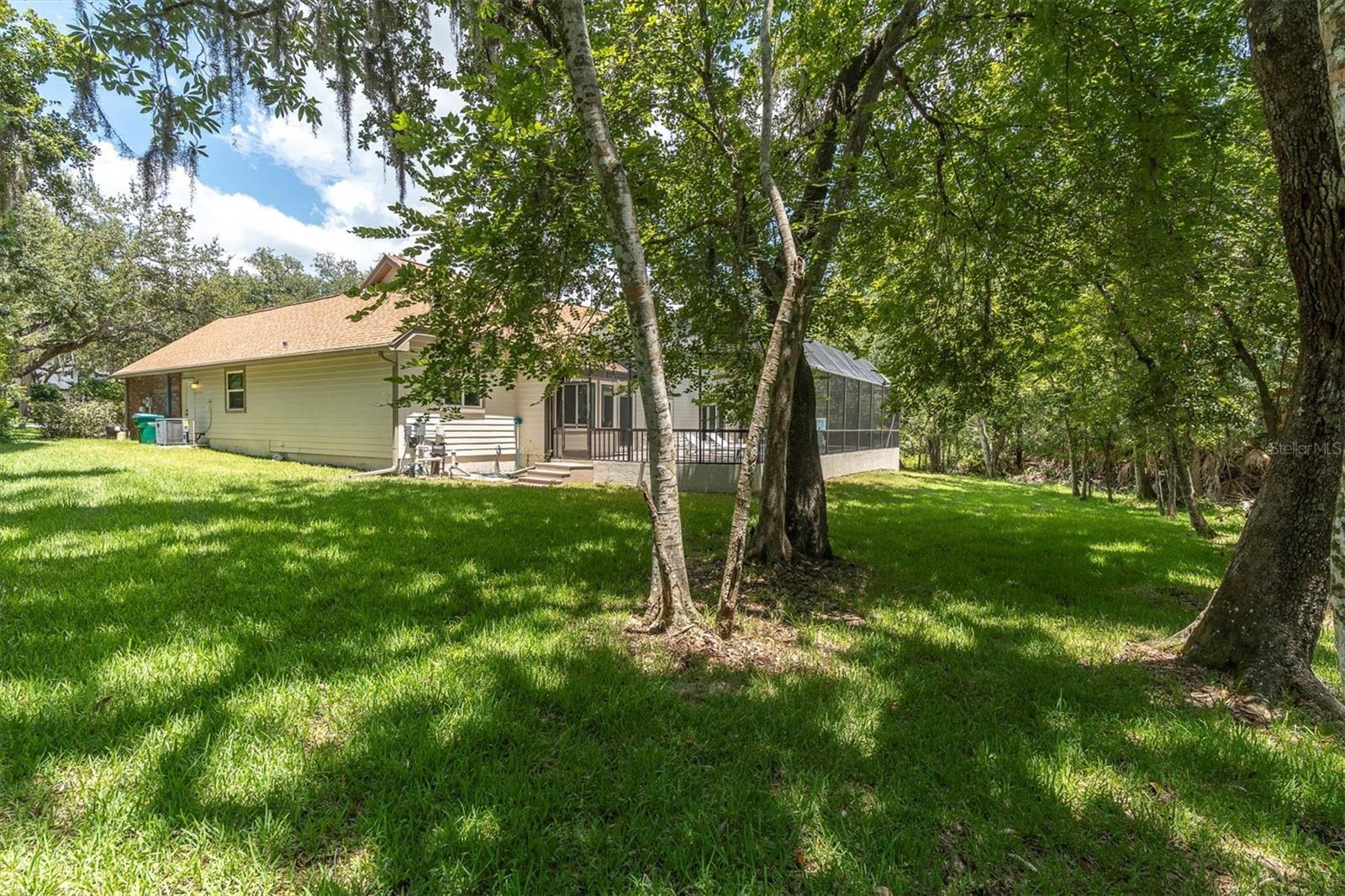 Listing photo id 41 for 300 Cascade Lane