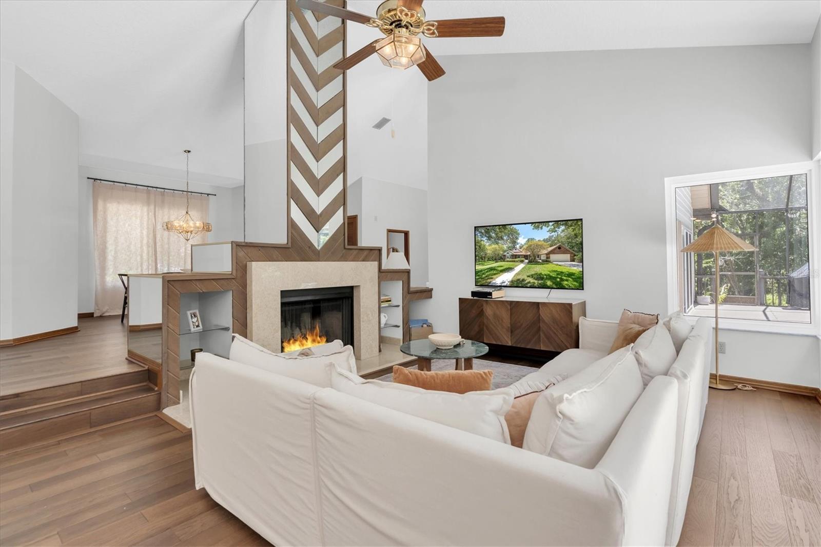 Listing photo id 4 for 300 Cascade Lane