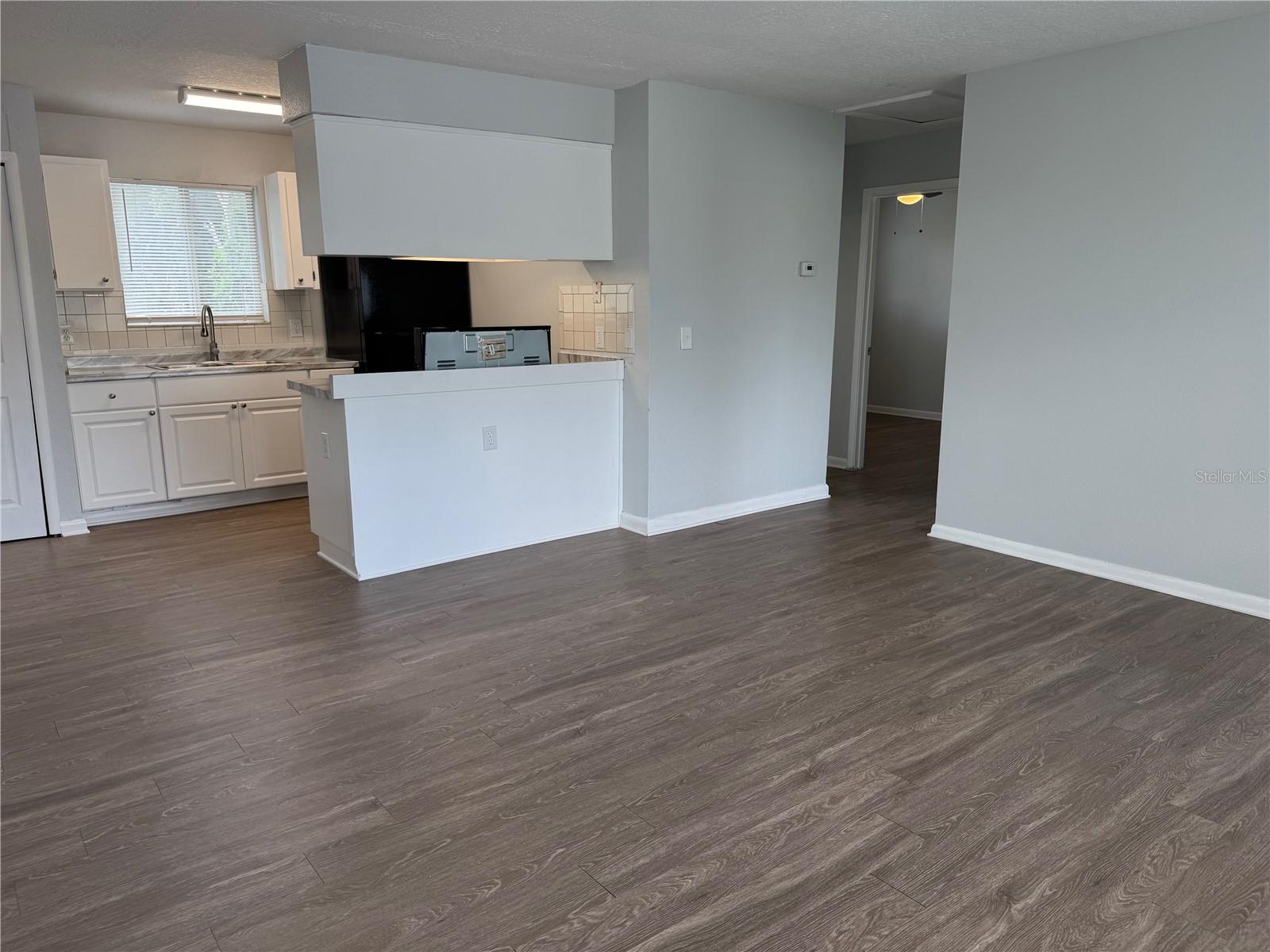 Image 10 of 37 For 1415 Holland Avenue