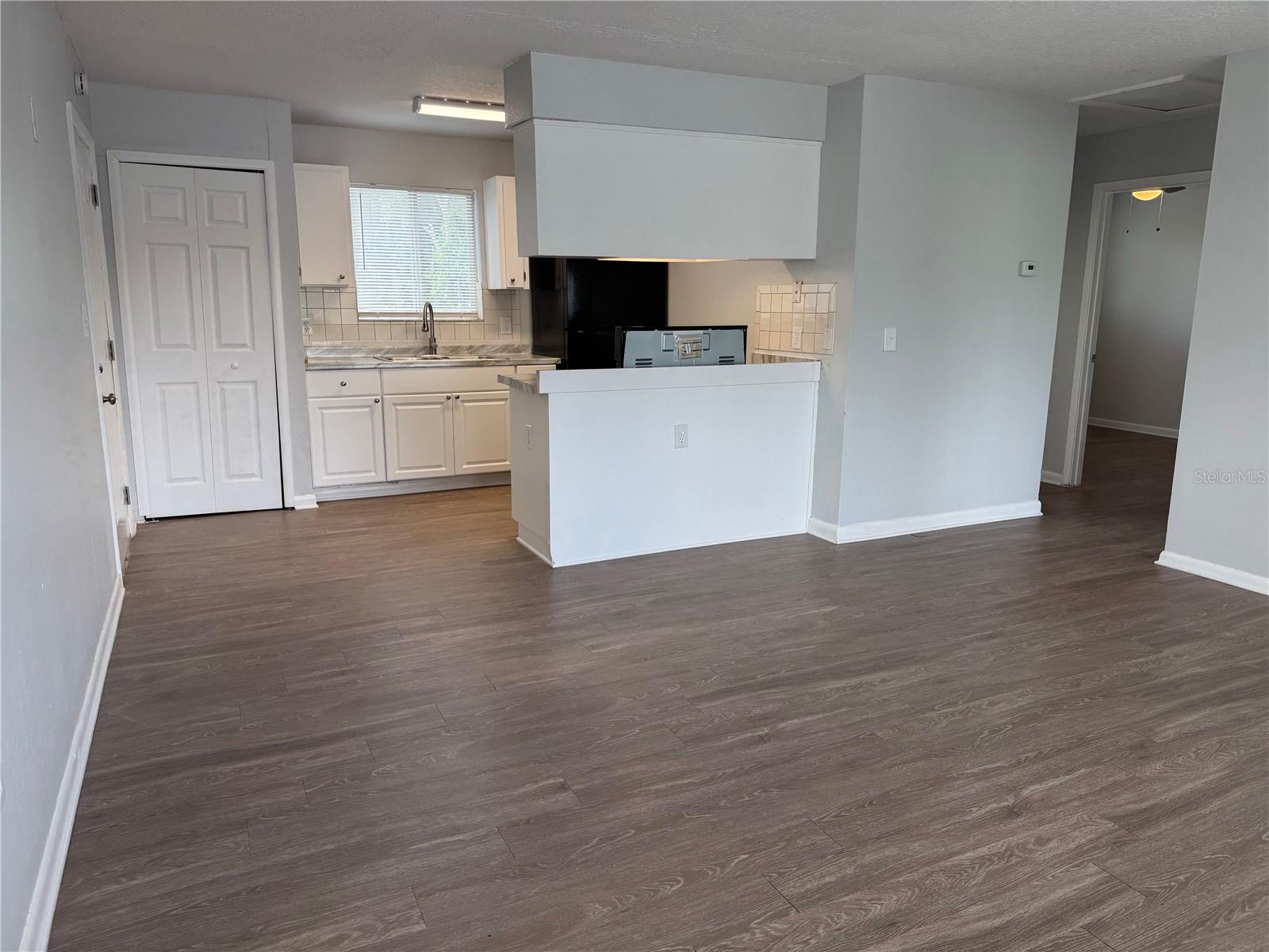 Image 11 of 37 For 1415 Holland Avenue