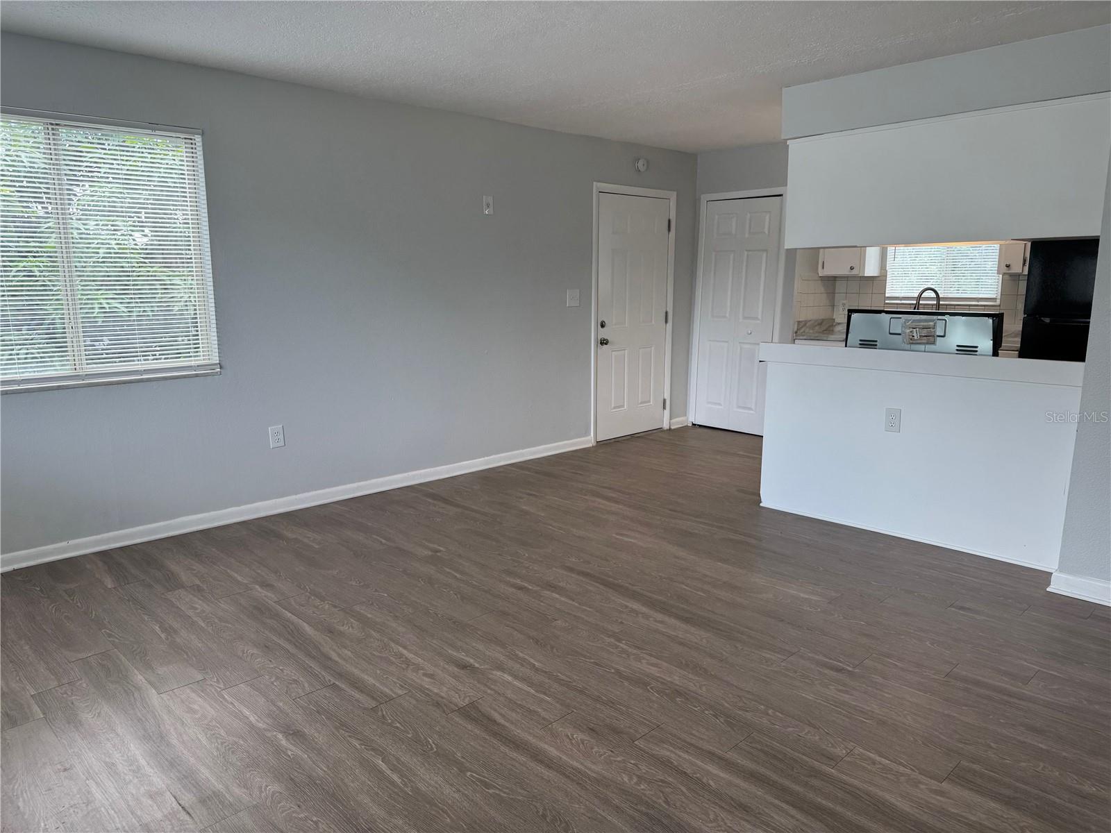 Image 12 of 37 For 1415 Holland Avenue