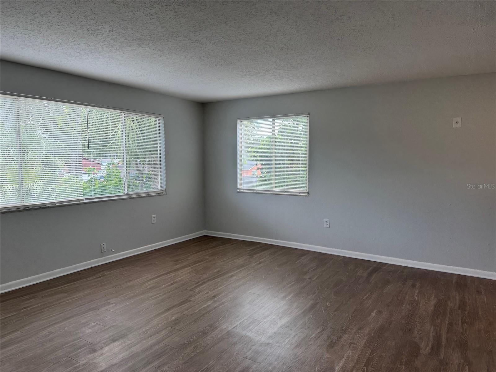 Image 14 of 37 For 1415 Holland Avenue