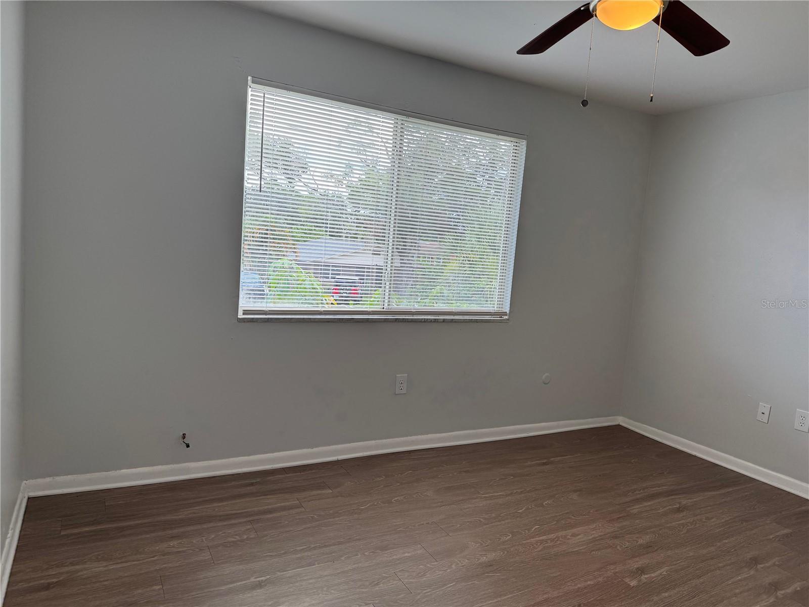 Image 18 of 37 For 1415 Holland Avenue