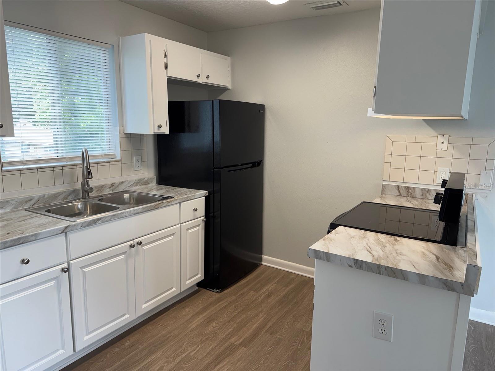 Image 2 of 37 For 1415 Holland Avenue
