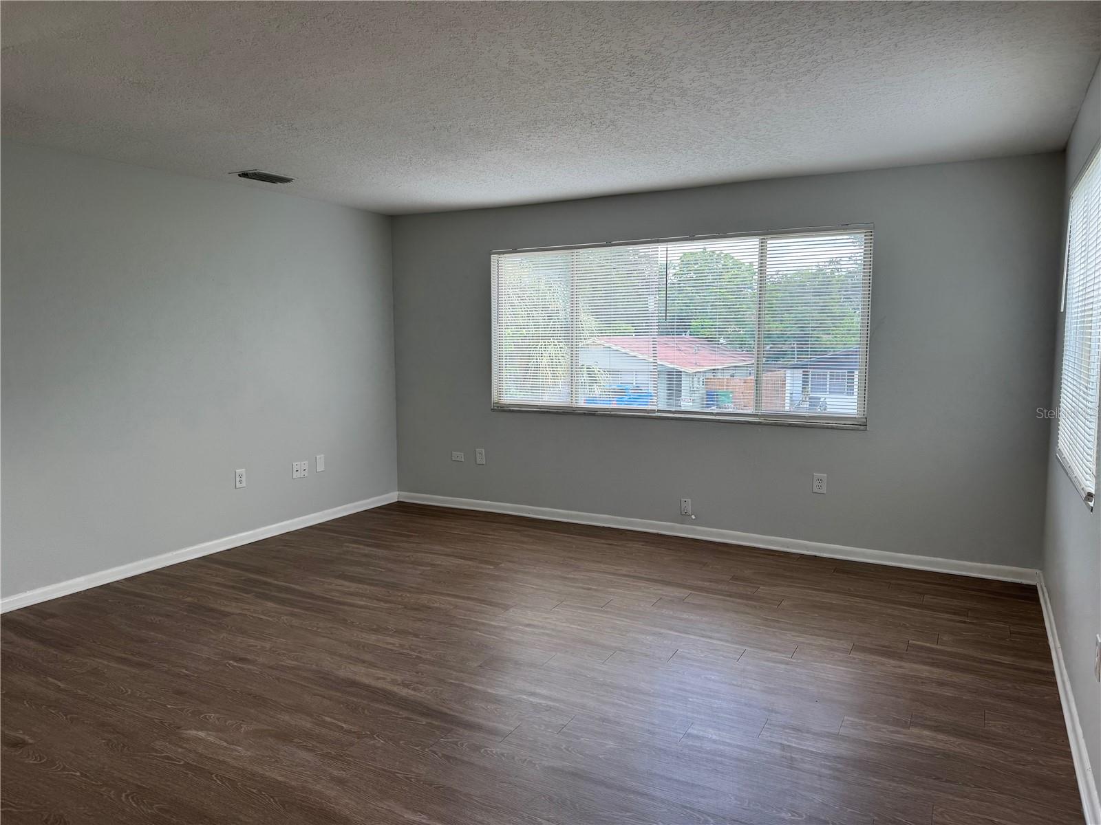 Image 8 of 37 For 1415 Holland Avenue